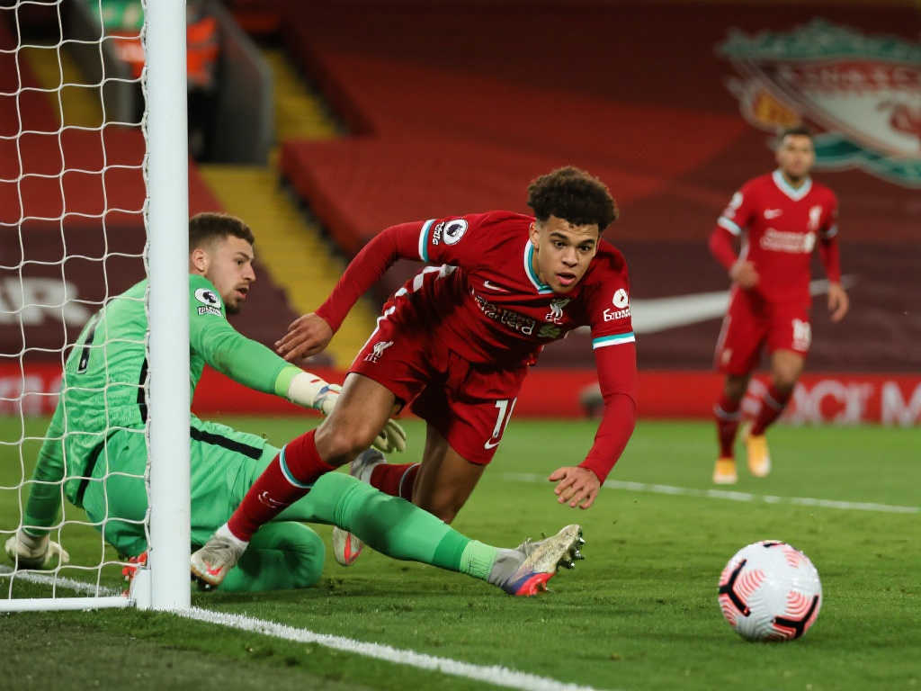 球队始终保 球队始终保